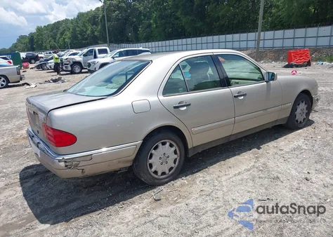 1998 Mercedes-Benz E 320 from USA, damaged, VIN WDBJF65F3WA546814
